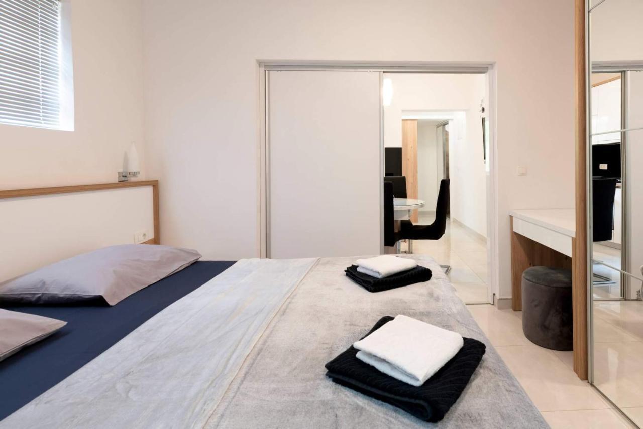Apartment White Pearl Ražanac Kültér fotó